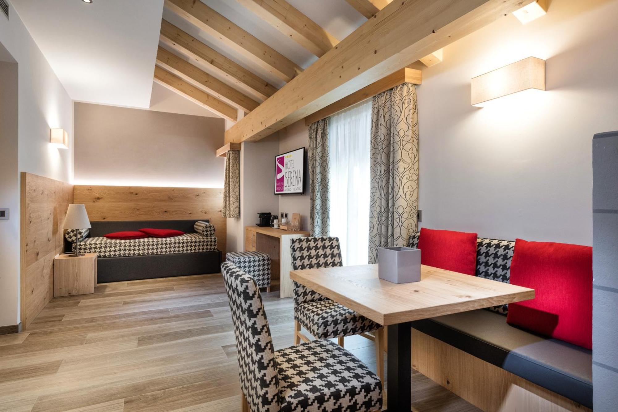 Deluxe Family Suite